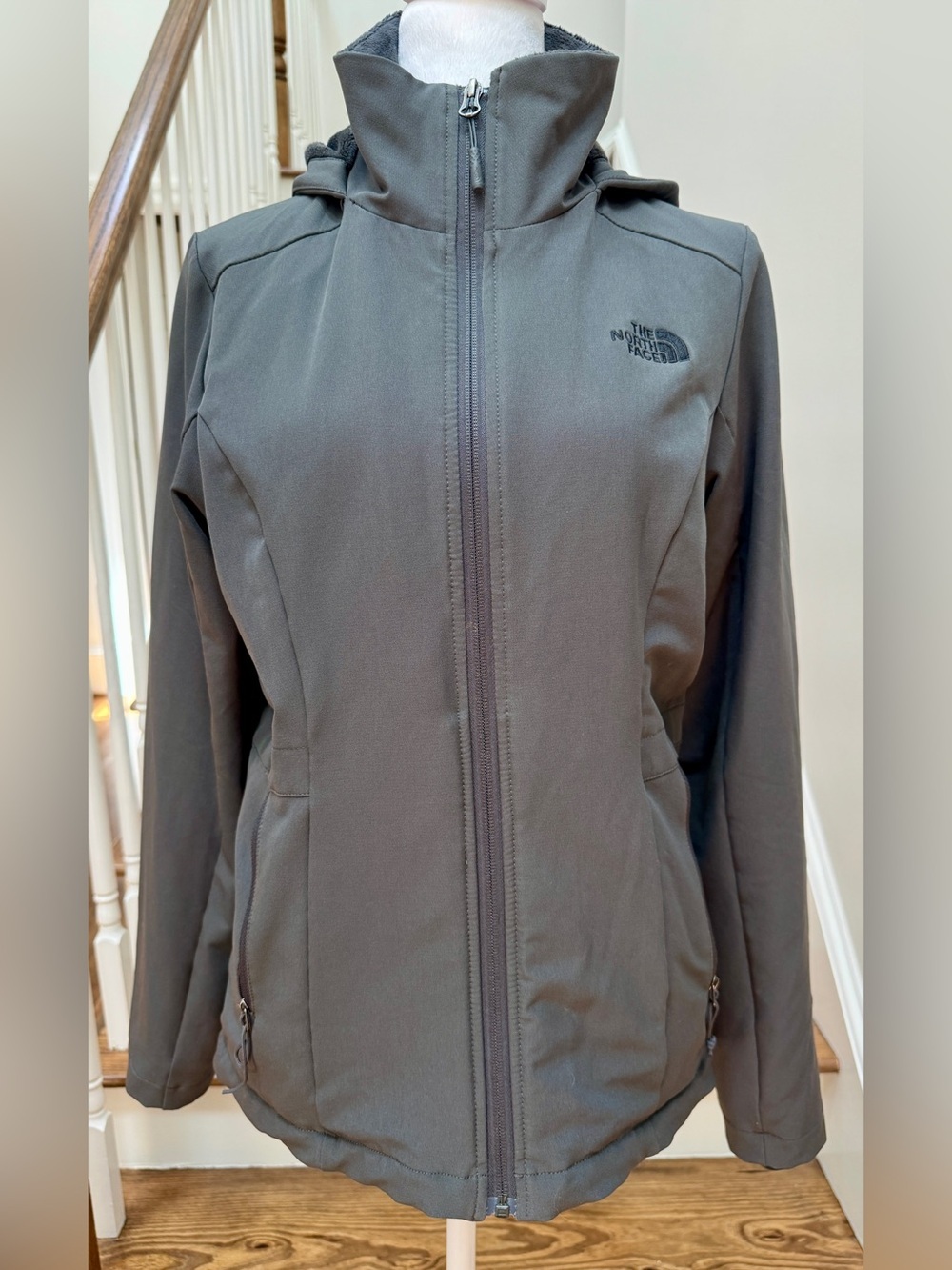 The North Face Women's Gray Hooded Softshell Jacket Fleece Lined Full Zip Size S
